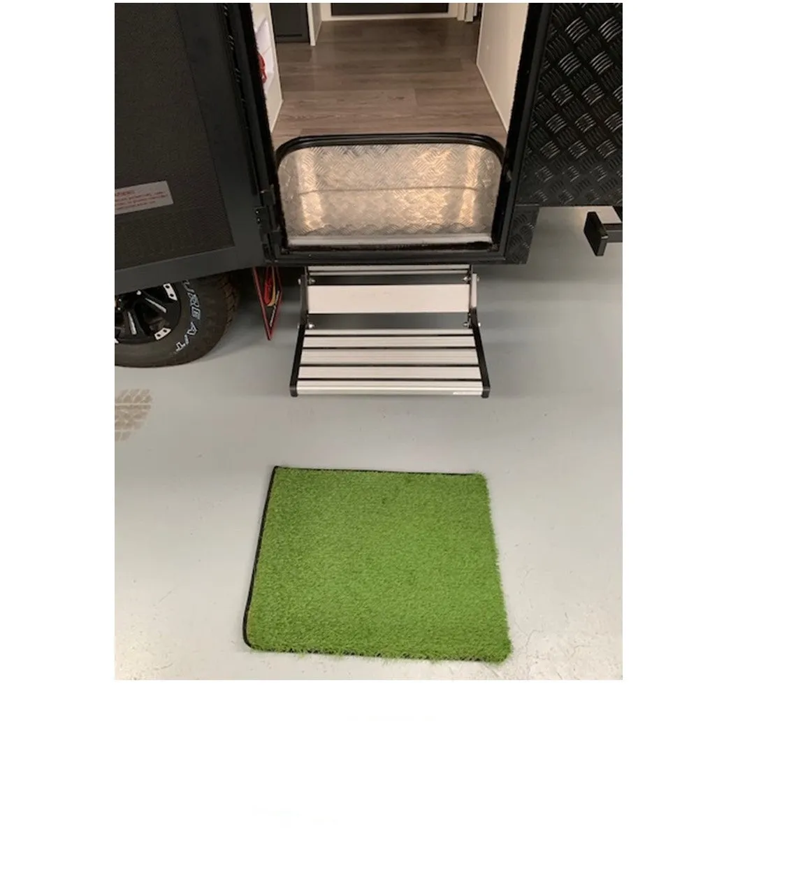 Caravan Entry Ground Grass Matt 650mm X 500mm Rv00013