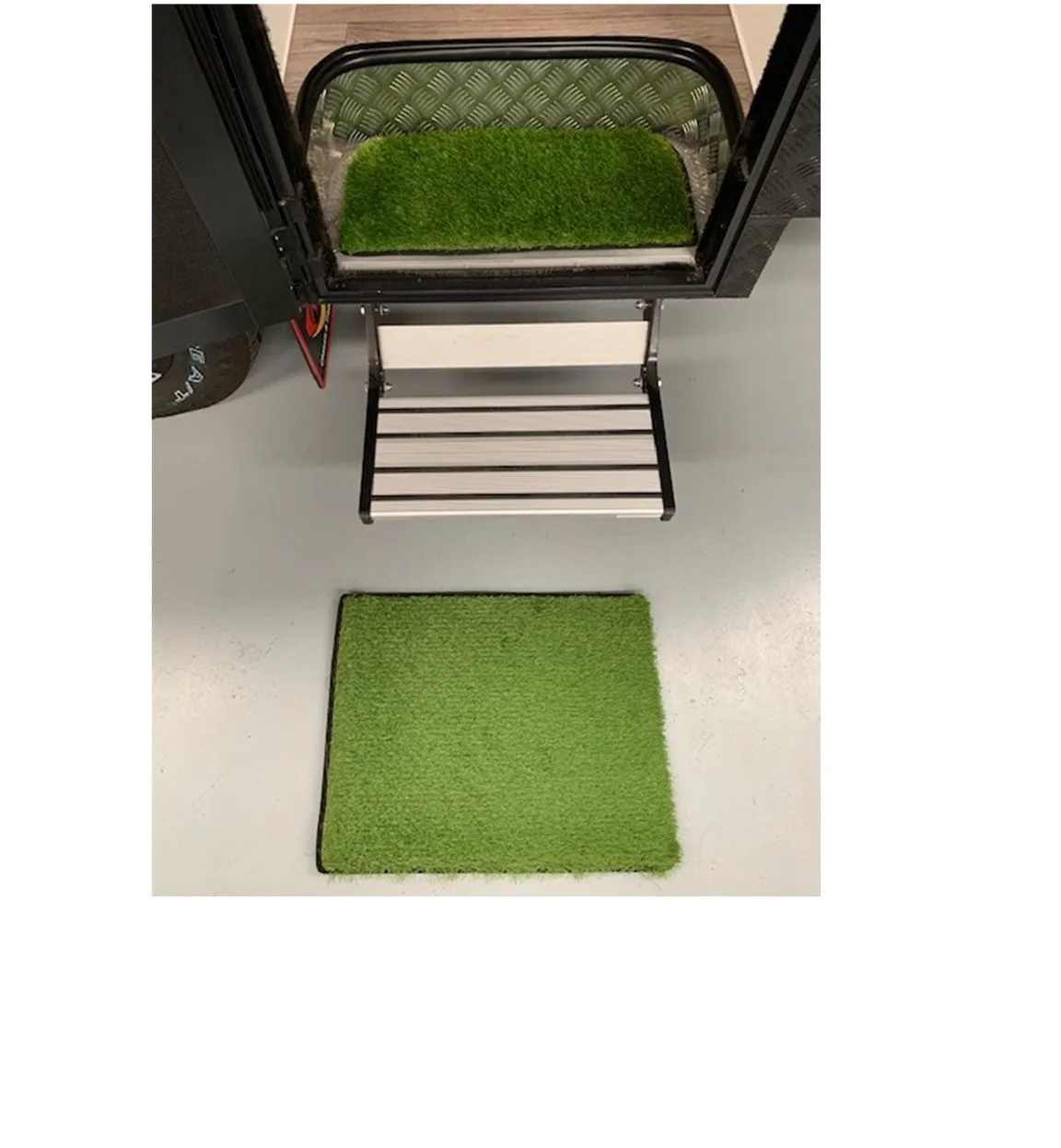 Caravan Entry Ground Grass Matt 650mm X 500mm Rv00013
