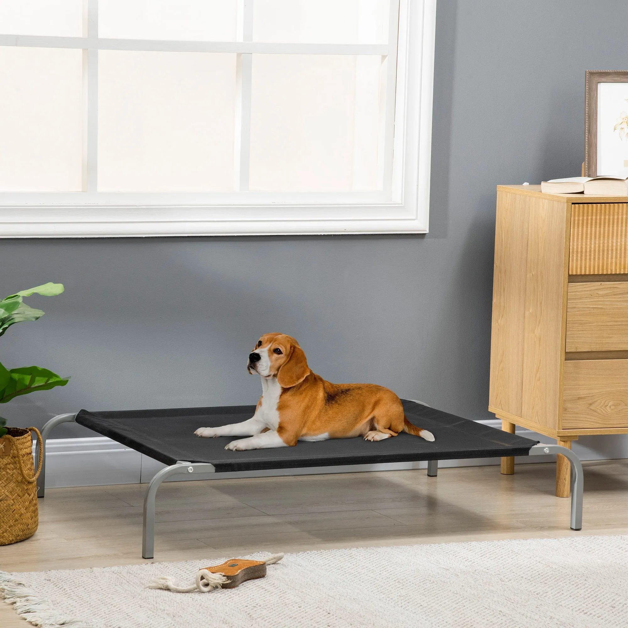 Elevated Pet Bed Cooling Raised Cot-Style Bed for Large Medium Sized Dogs with Non-slip Pads Breathable Mesh Fabric 110 x 75 x 20 cm - Black