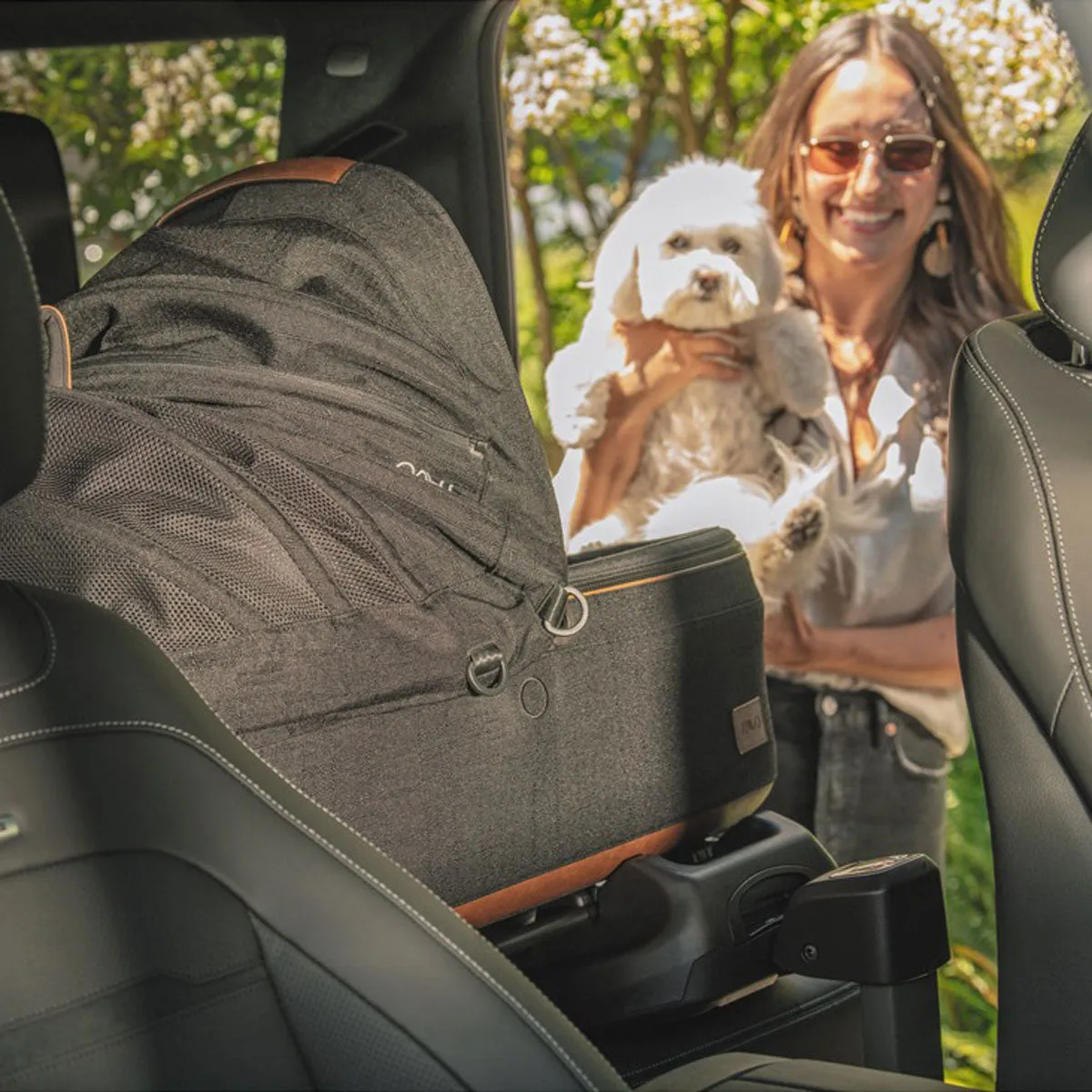 TAVO Pets Maeve Pet Car Seat - Medium Flex